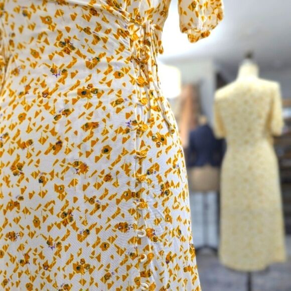 Sessun Floral Button Down Midi Dress - Picture 3 of 9